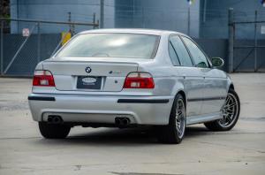 BMW M5 2003 года 